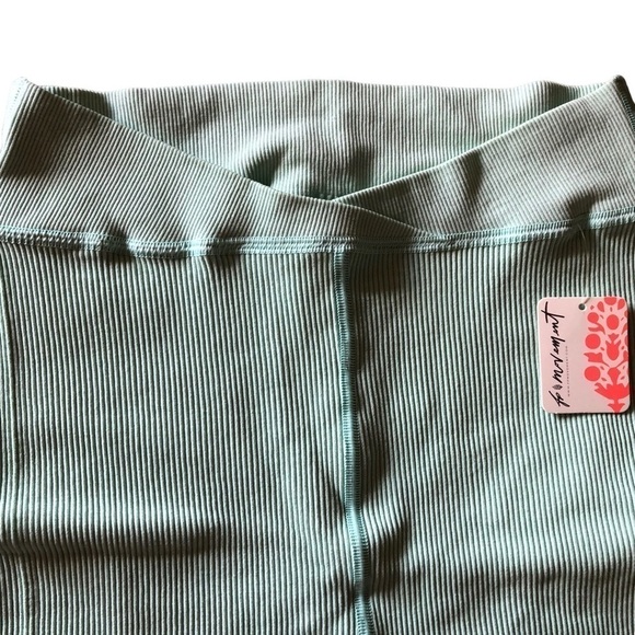 Free People Movement Turquoise Mint Bike Shorts Size Medium - Picture 3 of 8